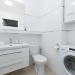 Rodzinny O Funkcjonalnym Wnetrzu 700 M Od Stacji Kolejowej By Renters Apartmán Kolobřeh