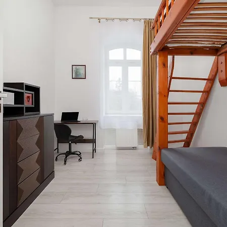 Rodzinny O Funkcjonalnym Wnetrzu 700 M Od Stacji Kolejowej By Renters Апартаменты Колобжег