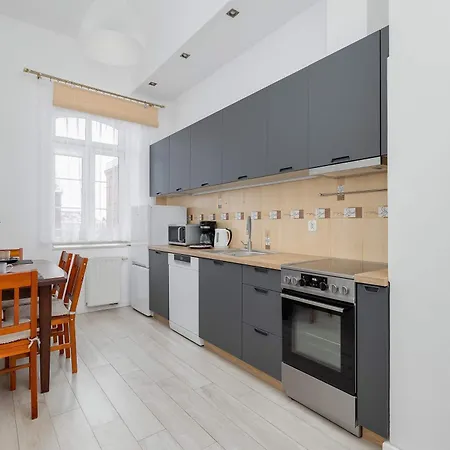 Rodzinny O Funkcjonalnym Wnetrzu 700 M Od Stacji Kolejowej By Renters Колобжег
